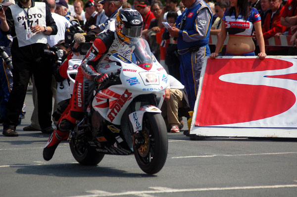 Guy Martin starts the Superbike TT